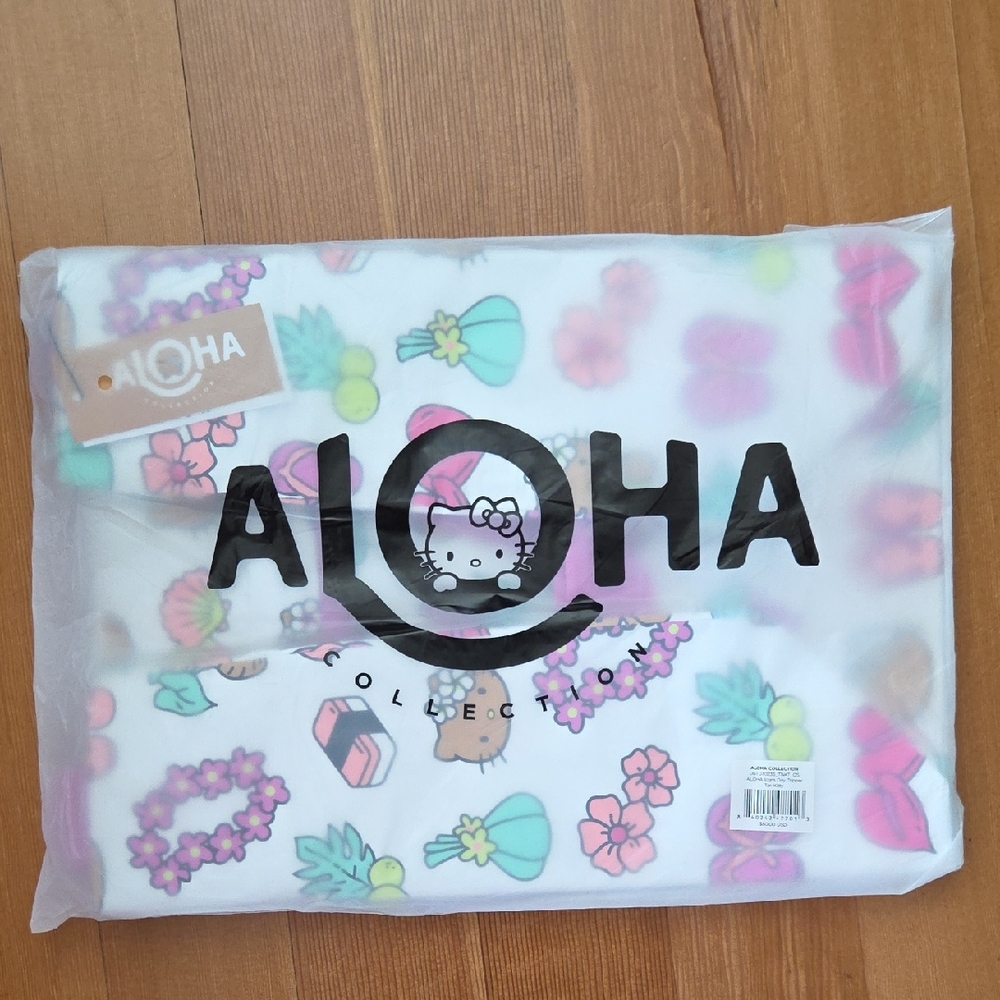 ALOHA Collection Hello Kitty Hawaii Exclusive - Day Tripper